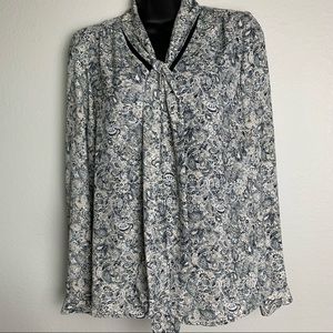 💥3 FOR $12 bow front, paisley print top Size XS